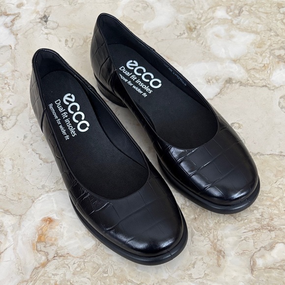 ECCO Sculpted Lx Women's Leather Ballerina Flats - NEW! - Picture 2 of 13